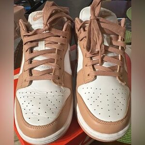 W NIKE DUNK LOW WHITE/ROSE WHISPER